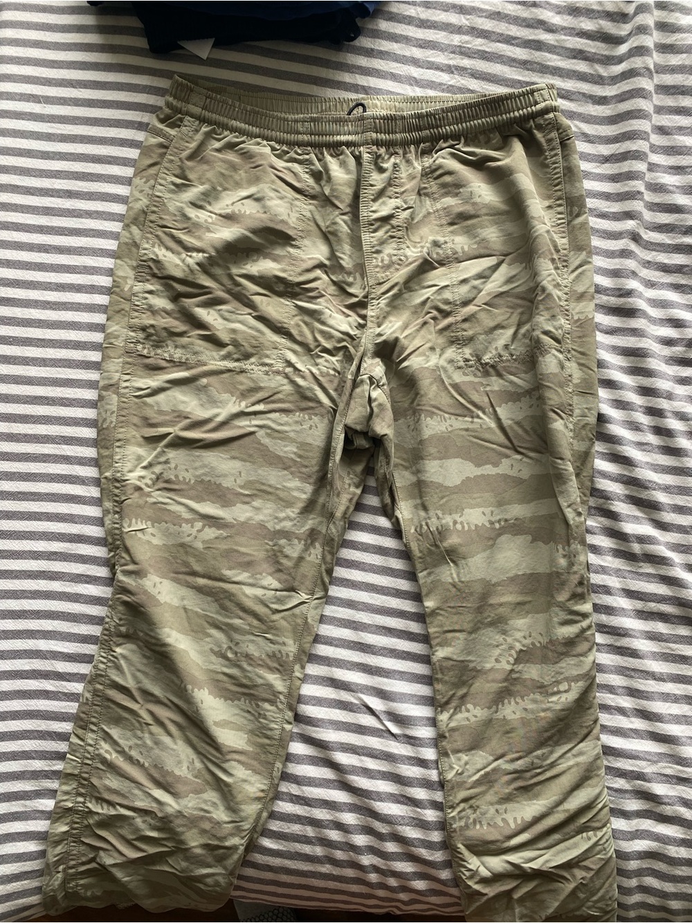Patagonia Men’s Baggies Camo Olive Green Joggers